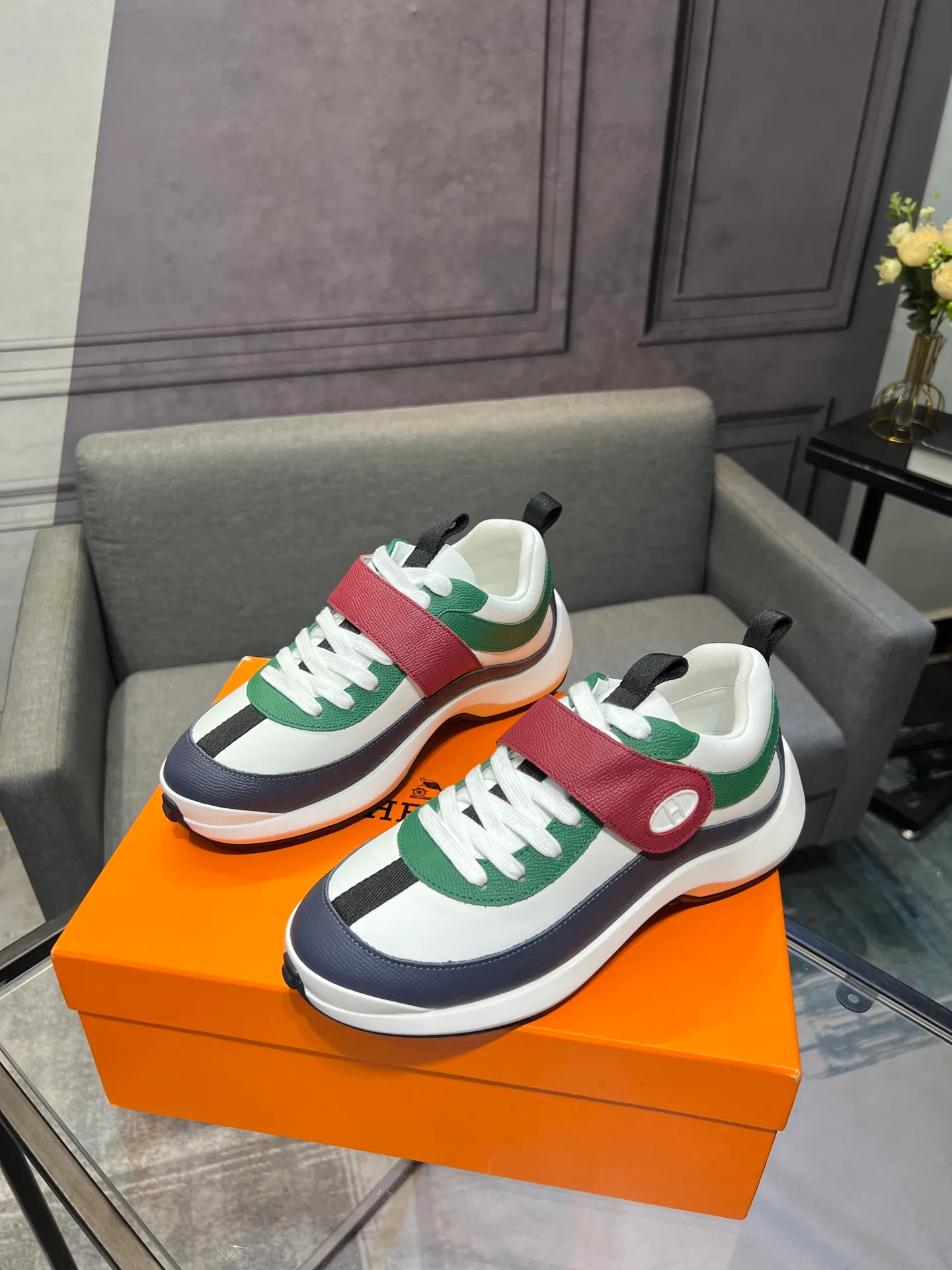 Men's shoes 💰600 Actual photos 🎬 [Hermès] Couple style, official website synchronization Counter quality French Paris catwalk style Simple and classic Imported original fabric Original 1:1 outsole! The highest version on the market! Size: Female 35-41. Male 39-45 (female 41, male 45 customized)